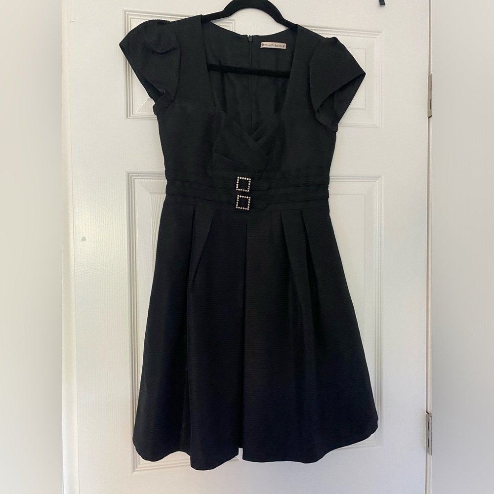 Nanette Lepore Black Shimmer Fit Flare Sweetheart Neckline Size 4